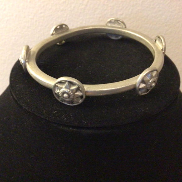 Ben-Amun Pewter 6 Star Flower Station Bracelet - Picture 10 of 11